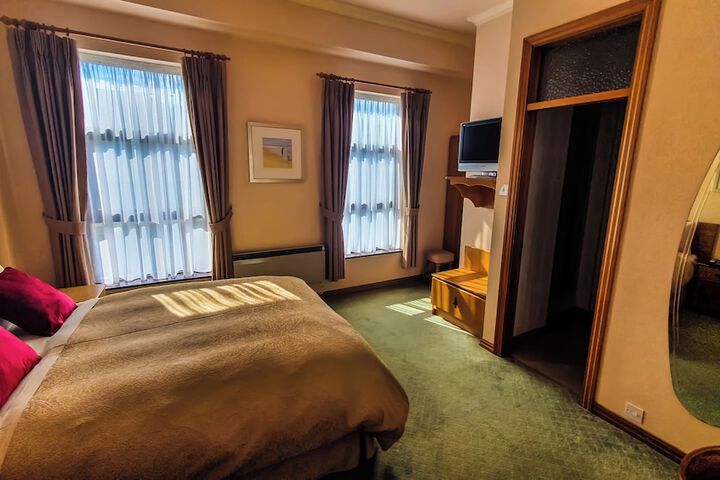 Room 9 of 68