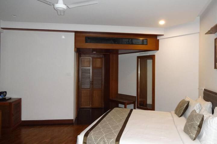 Room 25 of 62
