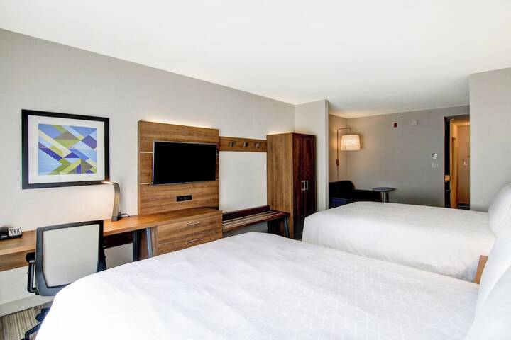 Room 9 of 63