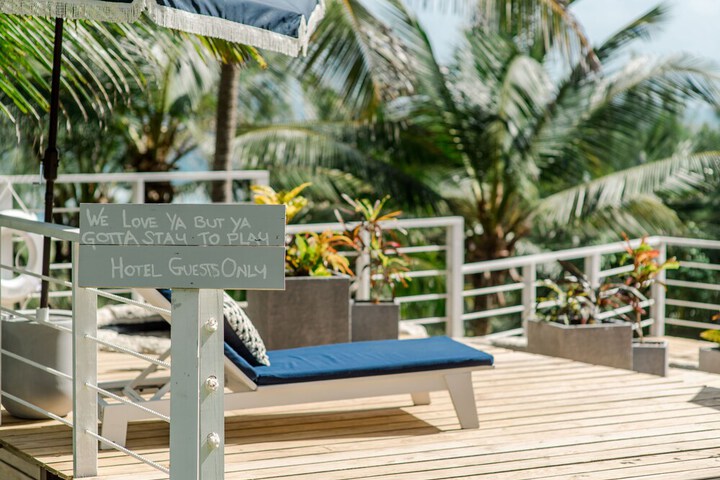 Sundeck 131 of 141