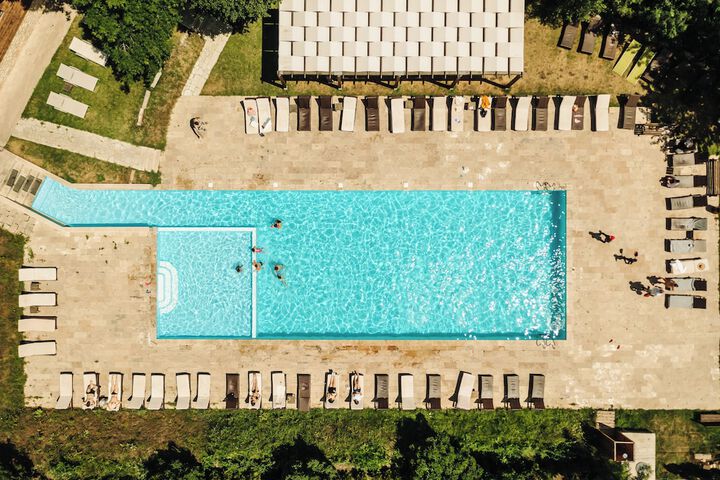 Pool 37 of 88