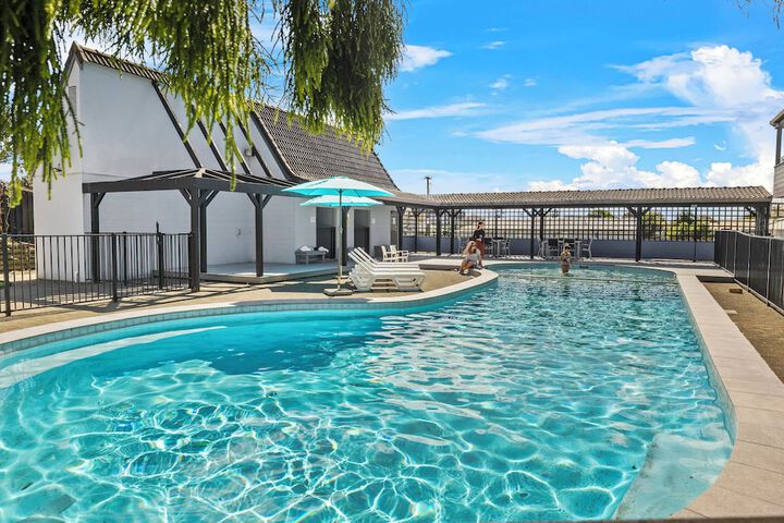 Pool 42 of 65