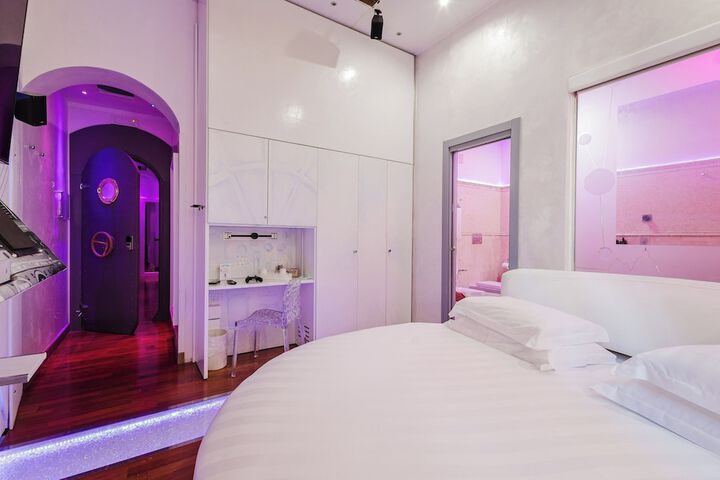 Room 50 of 87