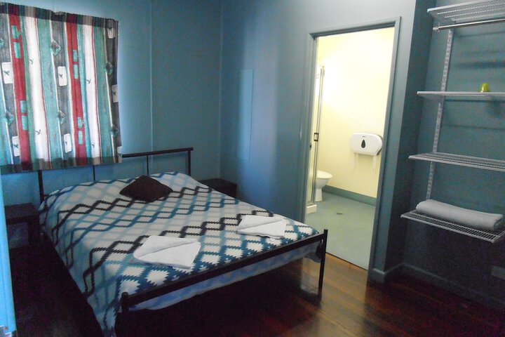 Room 8 of 25