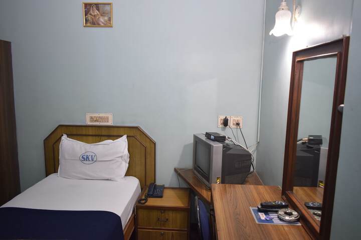 Room 7 of 20