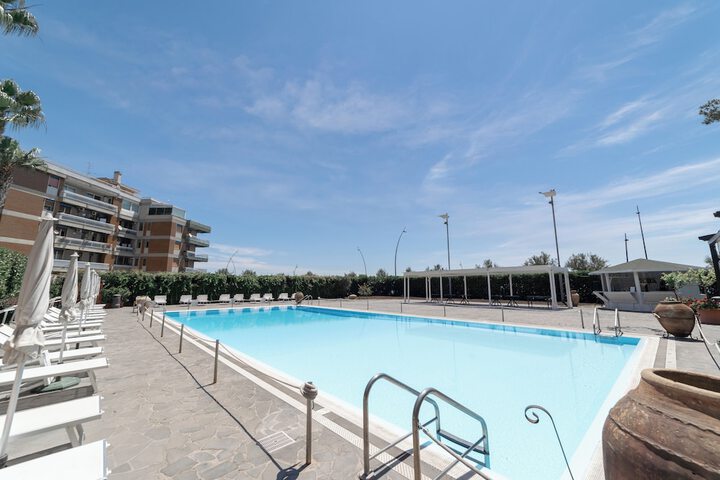 Hotel with Pool