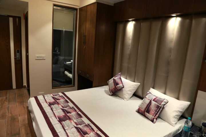 Room 6 of 54