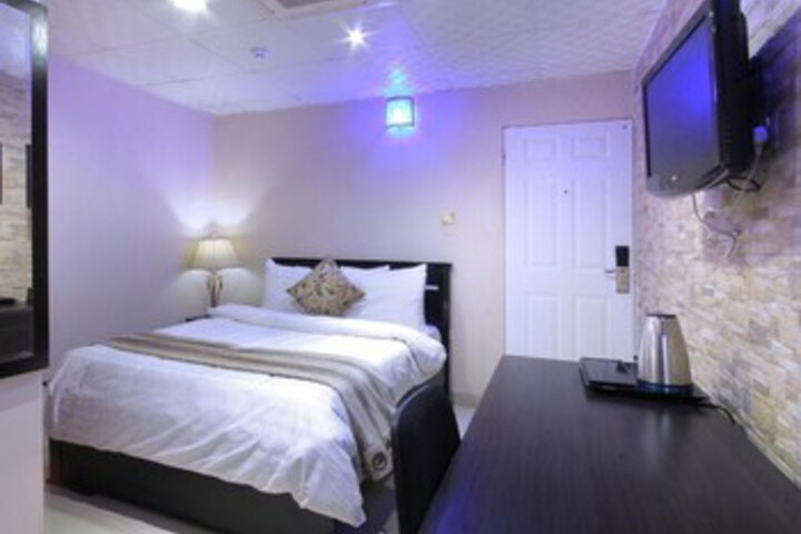 Room 38 of 47