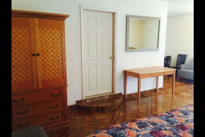 Room 4 of 30