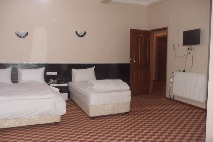 Room 5 of 12