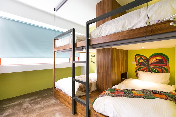 Room 27 of 43
