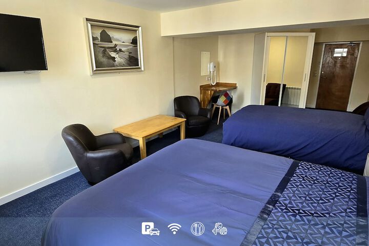 Room 30 of 69