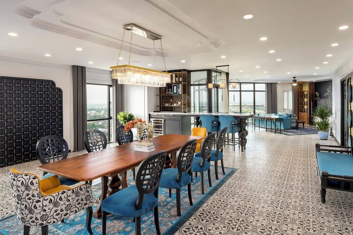 Dining Photos