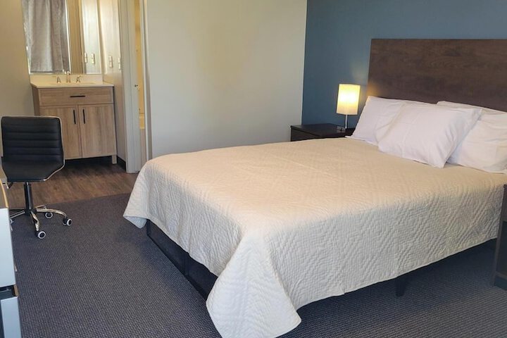 Room 3 of 6