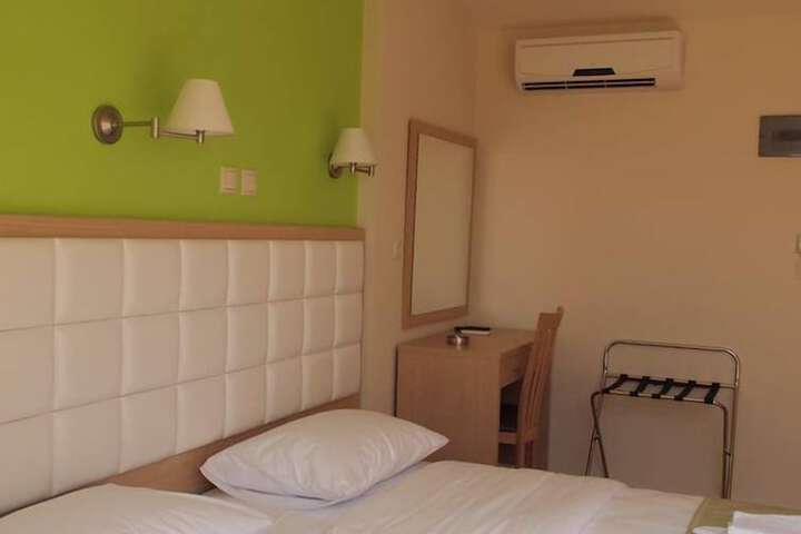 Room 8 of 26