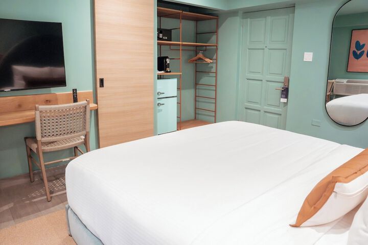 Room 46 of 99