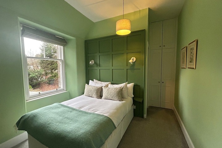 Room 11 of 158