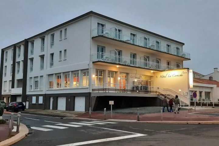 Hotel 42 of 43