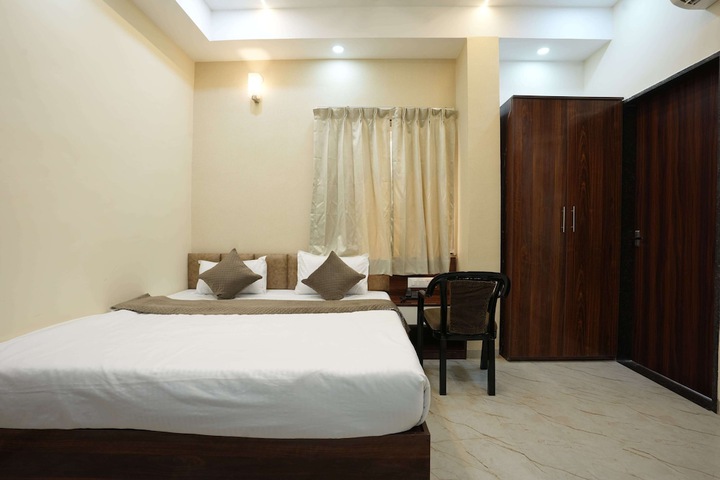 Room 15 of 27