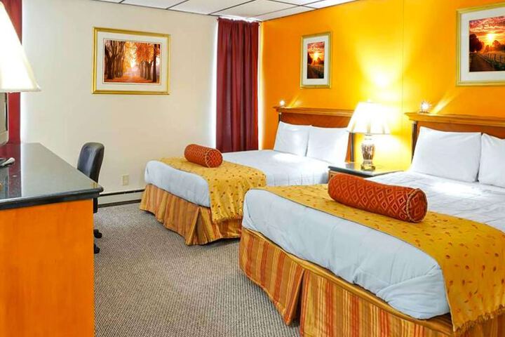 2 Double Beds (2 of 19)