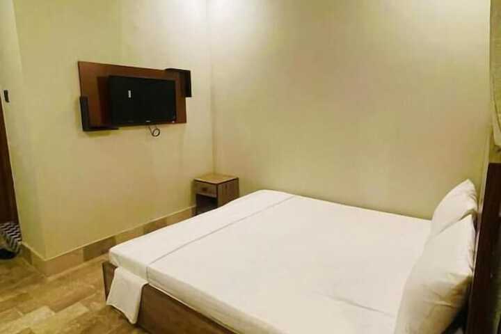 Room 6 of 36