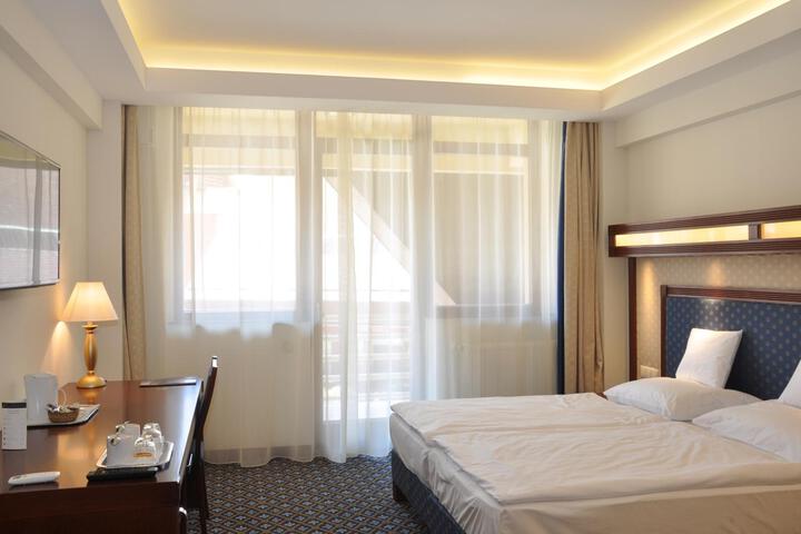 Room 9 of 60