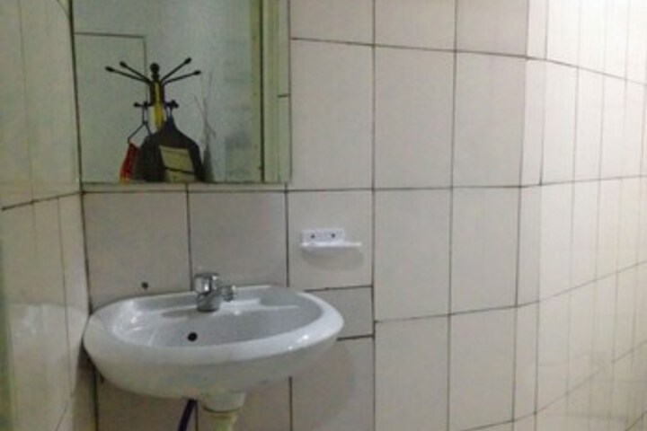 Room 7 of 25