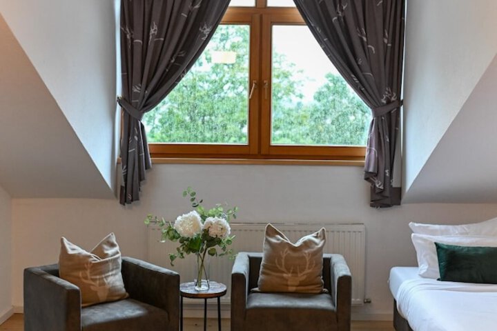 Room 42 of 117