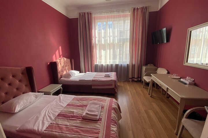 Room 139 of 272