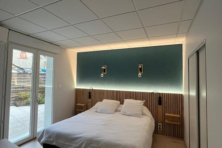 Room 9 of 23