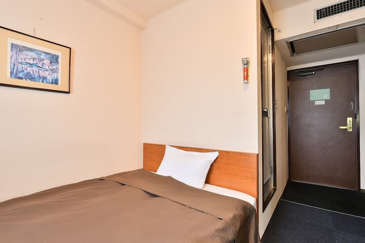 Room 10 of 14