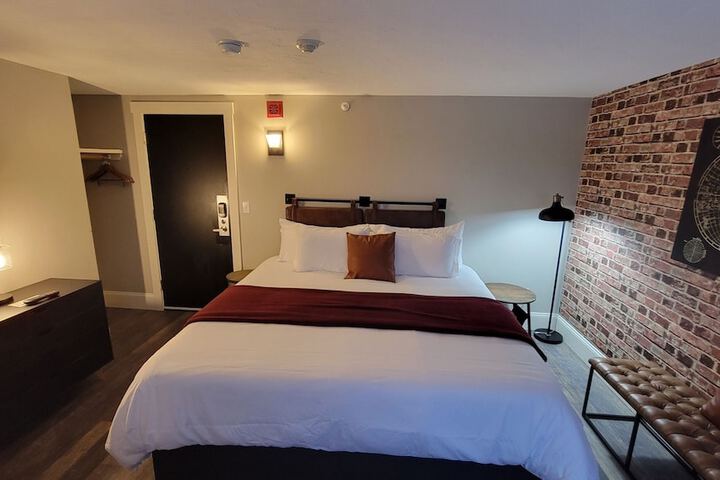 Room 82 of 140