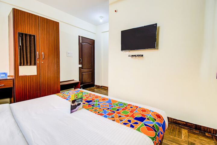 Room 5 of 18