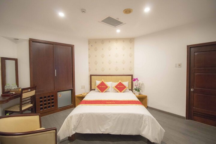 Room 12 of 42