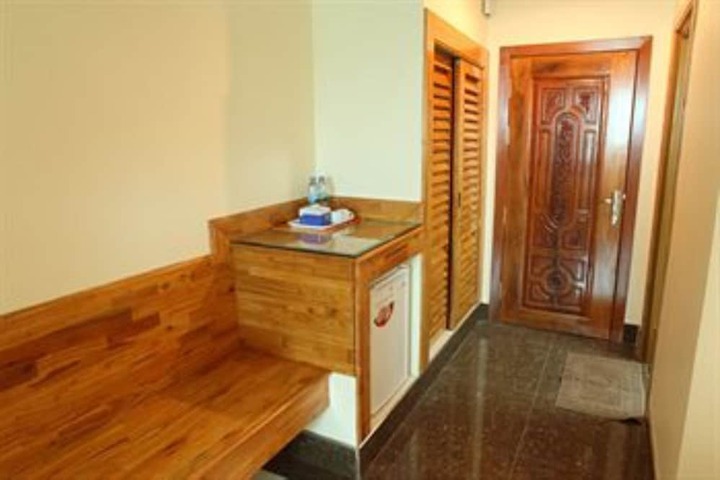 Room 10 of 20