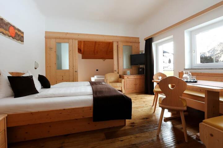 Room 10 of 47