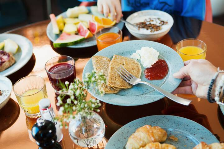 Breakfast/Coffee Service 80 of 126