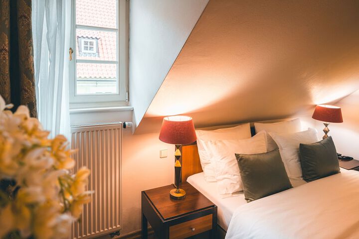 Room 35 of 136