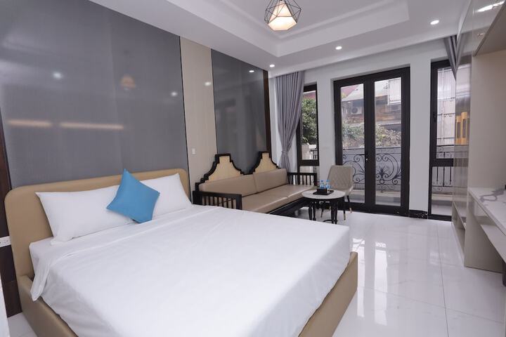 Room 14 of 99