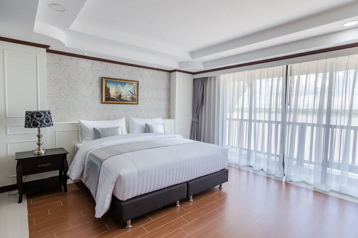 Room 20 of 53