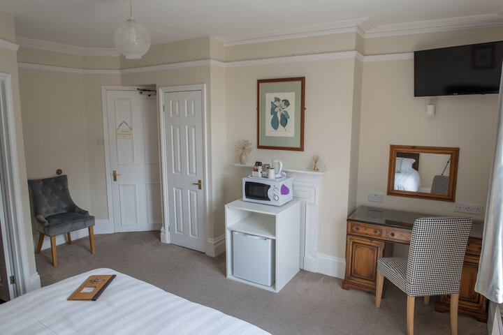 Room 11 of 36