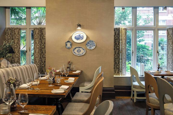 Dining 129 of 179