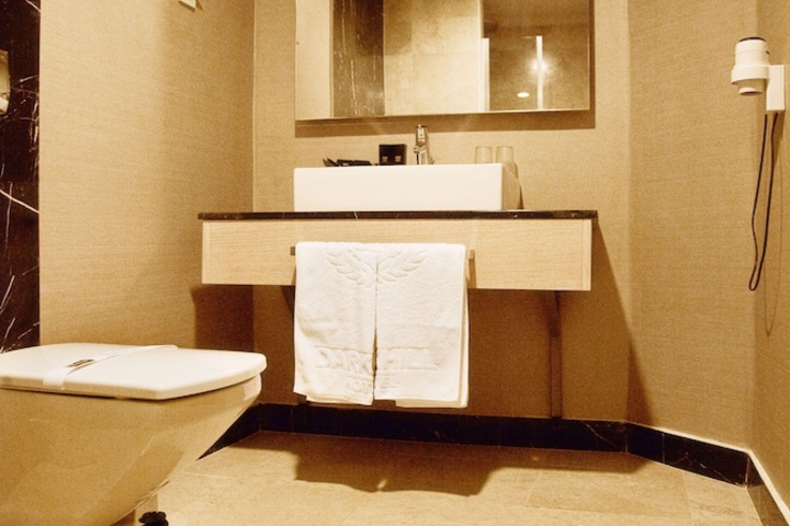 Room 15 of 52