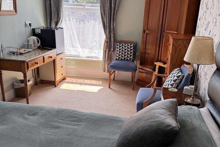 Room 6 of 35