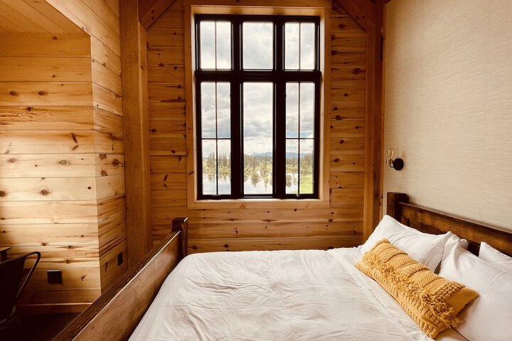Room 150 of 171