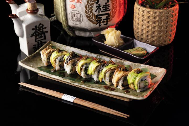 Dining 54 of 77