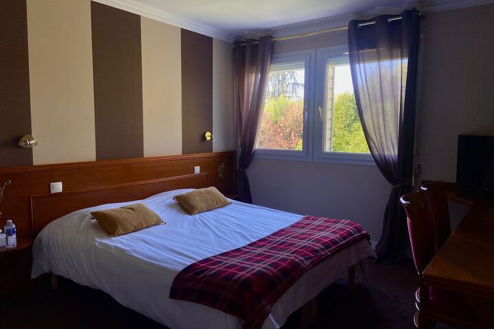 Room 4 of 14