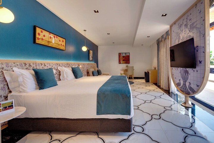 Room 3 of 54