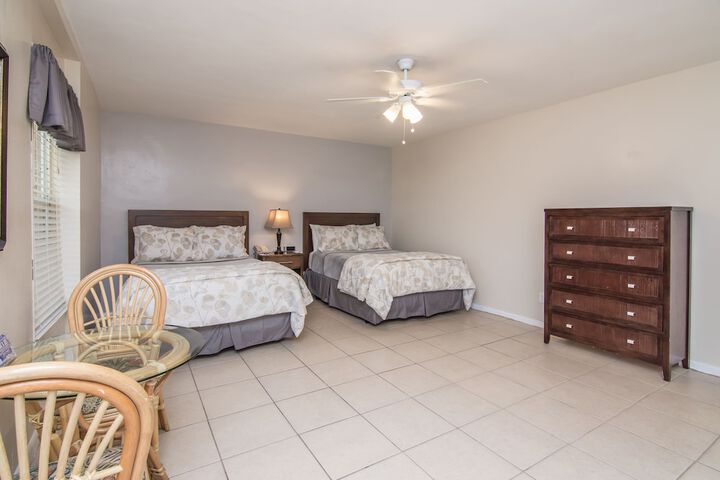 2 Double Beds (1 of 7)