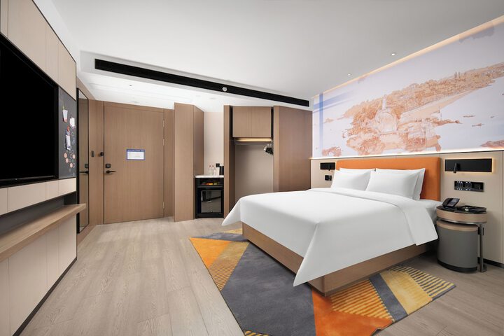 Room 7 of 11